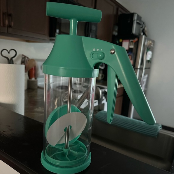 The Pampered Chef Kitchen Pampered Chef Batter Mixer And Dispenser